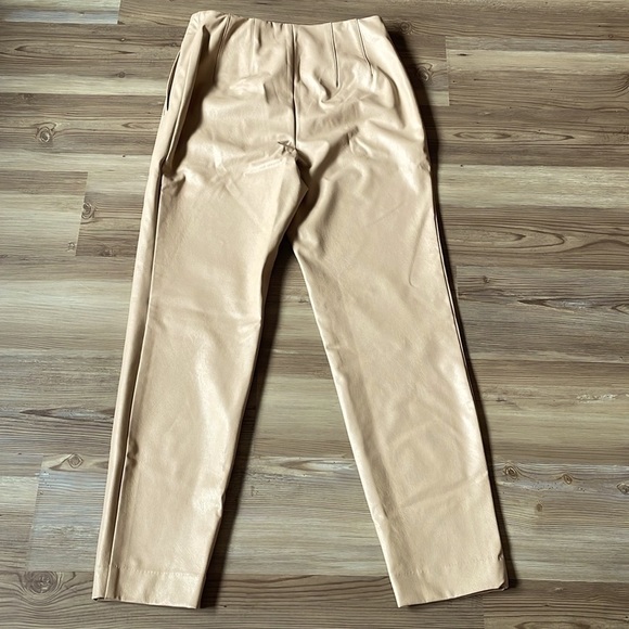 Express Faux Leather Pants NWOT Size 4 Tan Tapered leg Darts Pockets Neutral - Picture 3 of 15